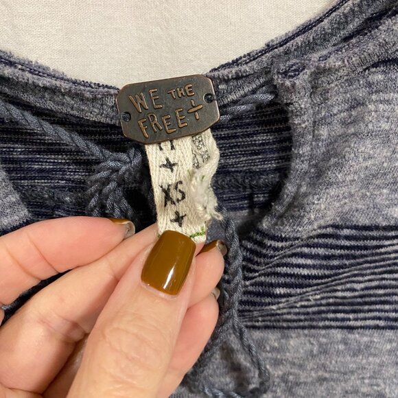 Free People We The Free Blue Gray Striped Bell Sleeve Peasant Blouse Size XS - Picture 5 of 10